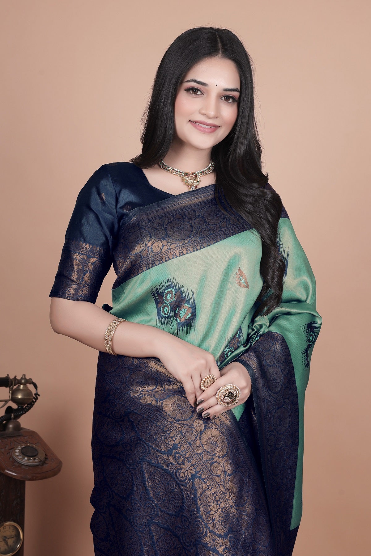 Stunning Green and Blue Silk Saree with Floral Patterns and Zari Work – Ideal for Special Occasions