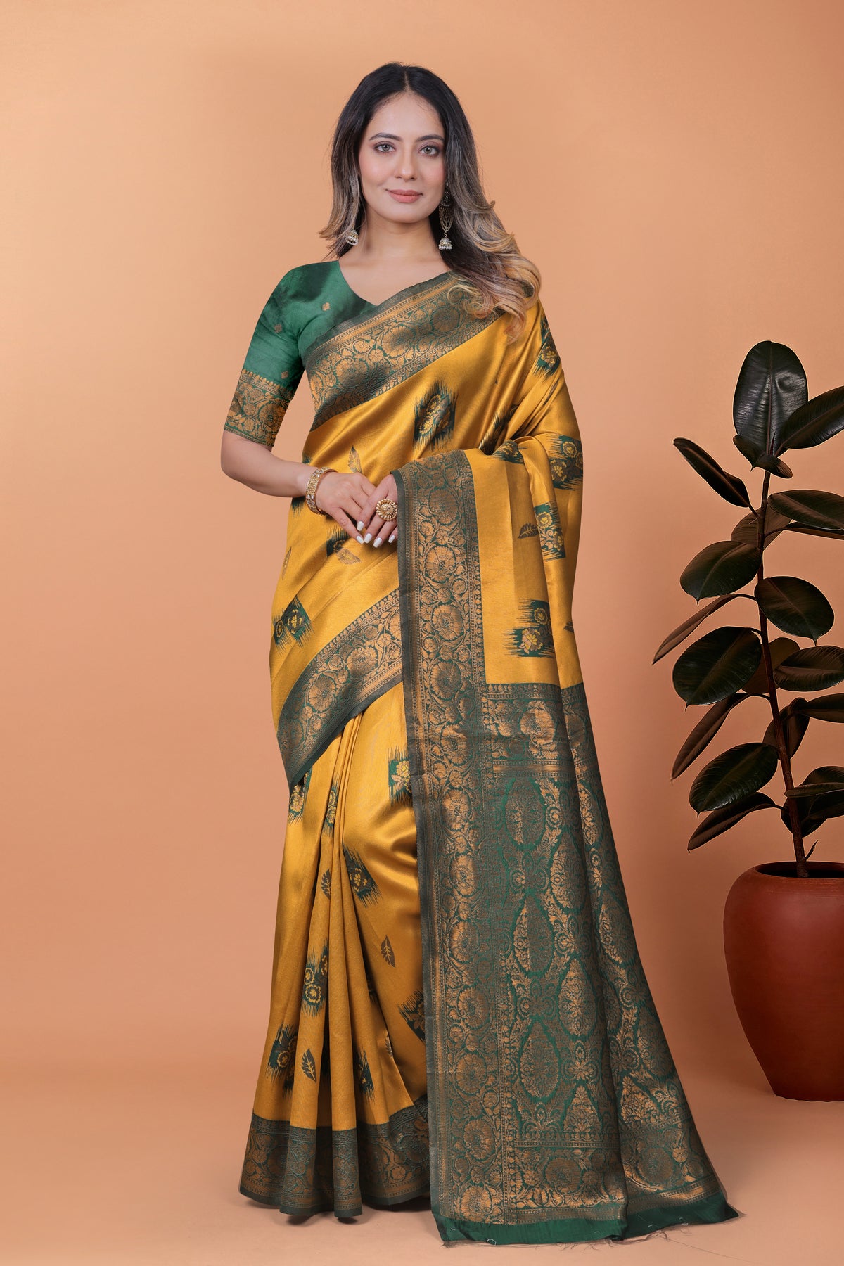 Exquisite Gold and Green Silk Saree with Golden Zari Border – Wedding & Party Wear Saree