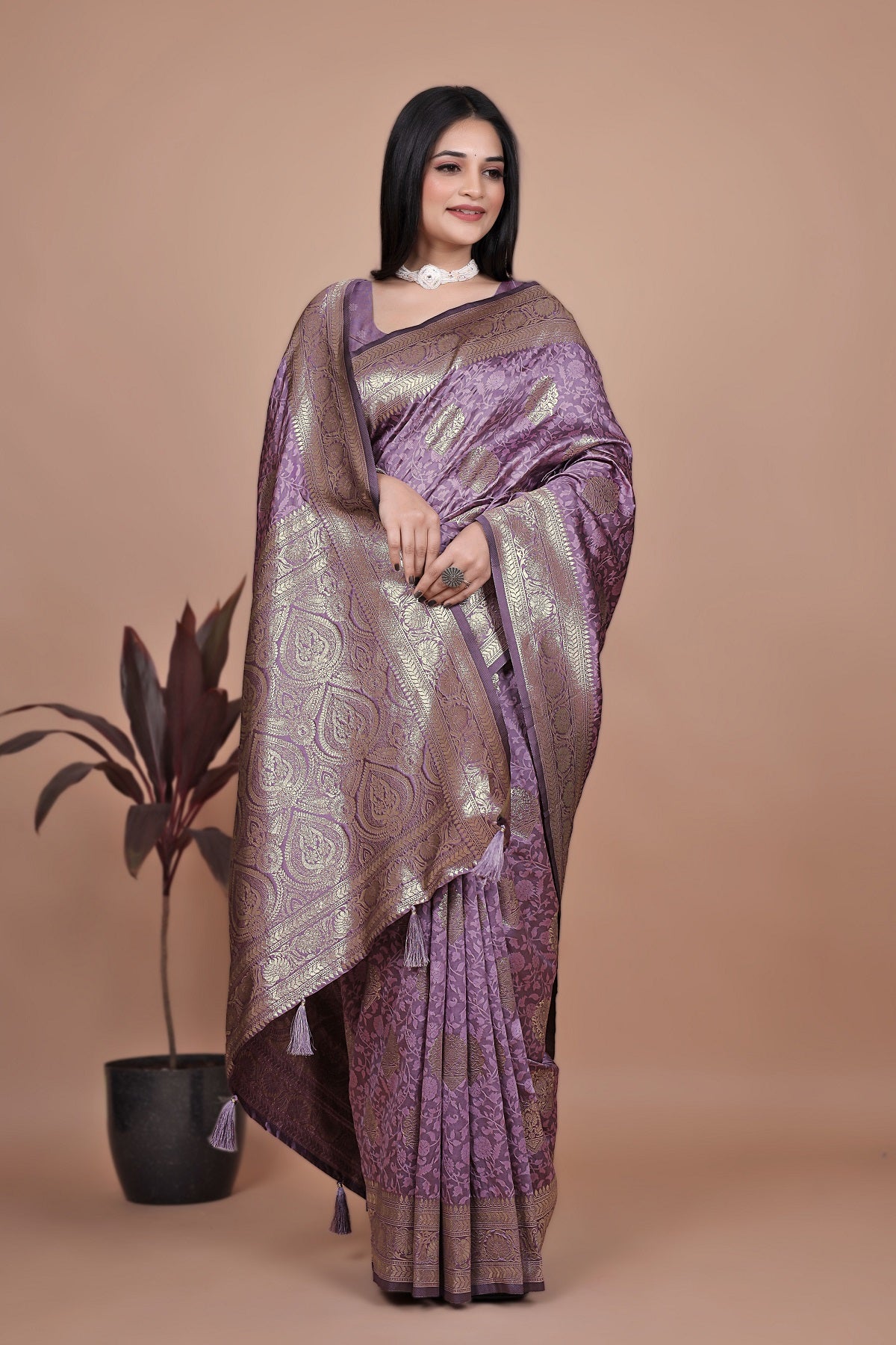 Designer Purple Silk Saree with Golden Zari Borders – Ideal for Weddings and Special Occasions