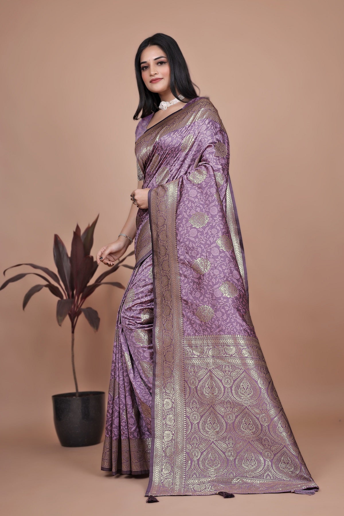 Designer Purple Silk Saree with Golden Zari Borders – Ideal for Weddings and Special Occasions