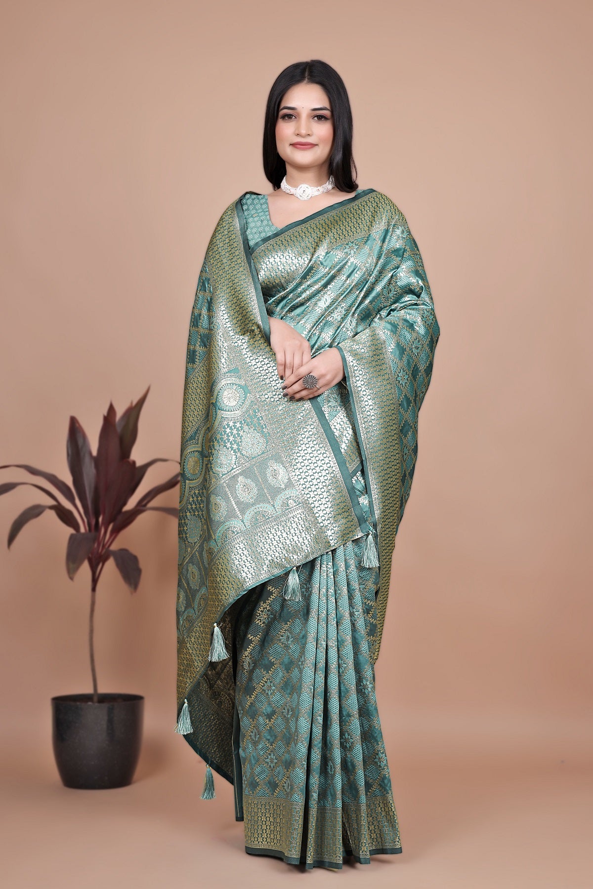Green Banarasi Saree with Intricate Zari Work for Weddings & Festivals – Premium Silk Traditional Saree