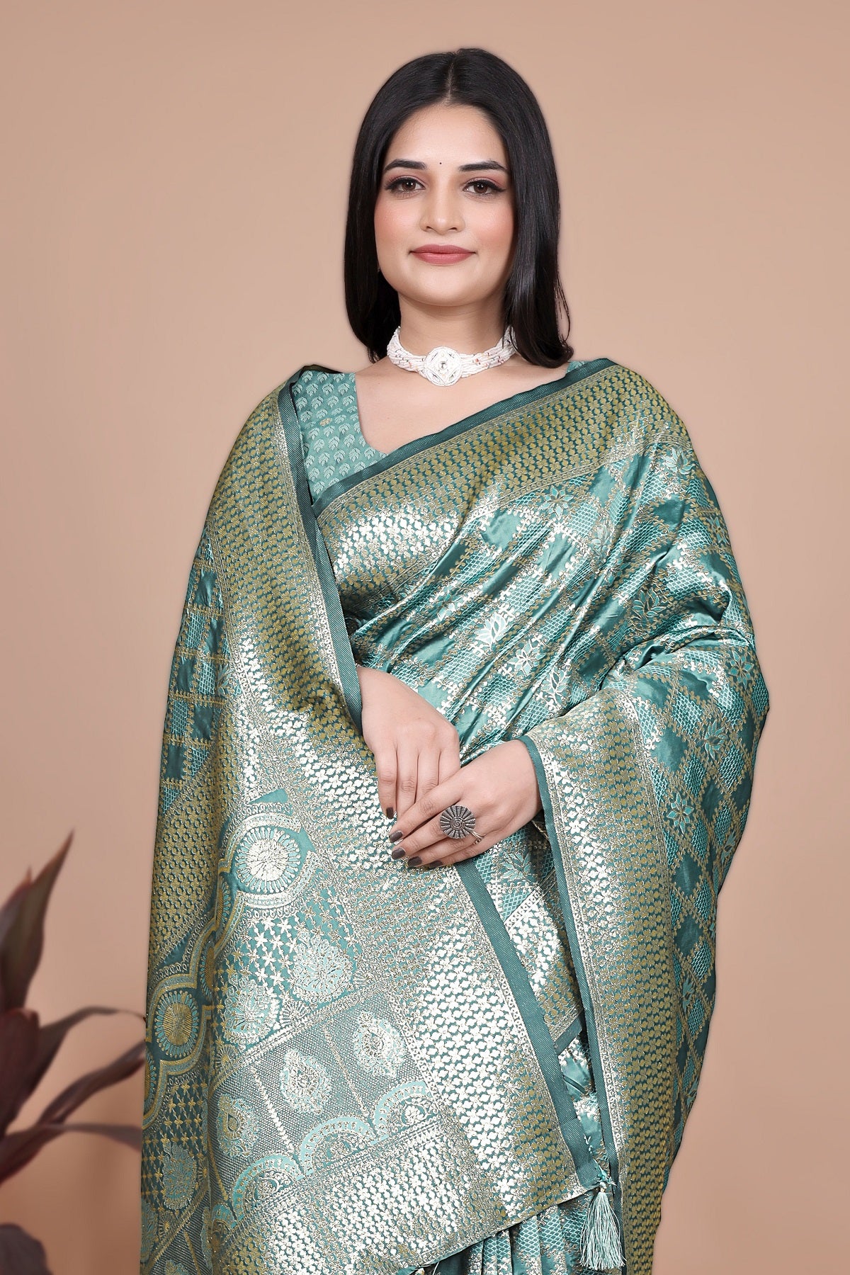 Green Banarasi Saree with Intricate Zari Work for Weddings & Festivals – Premium Silk Traditional Saree