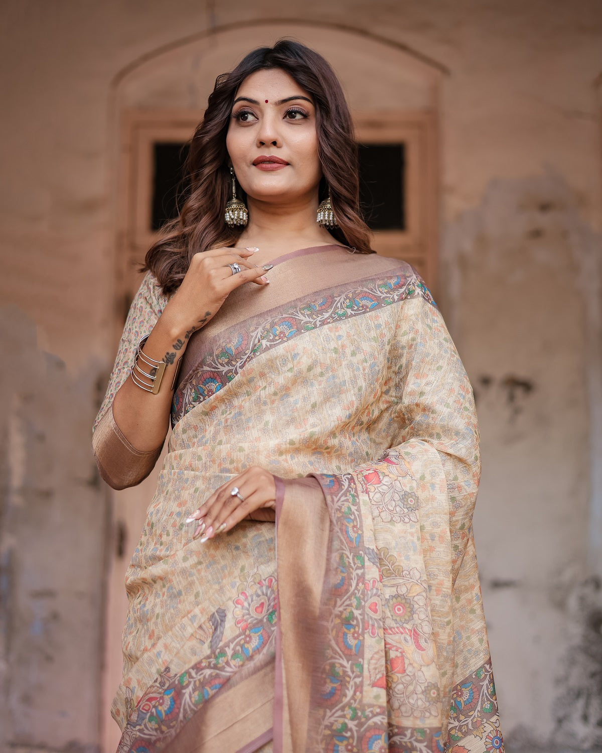 Printed Off White Linen Saree for Women with Multicolor Pallu and Ethnic Border – Lightweight Casual Wear