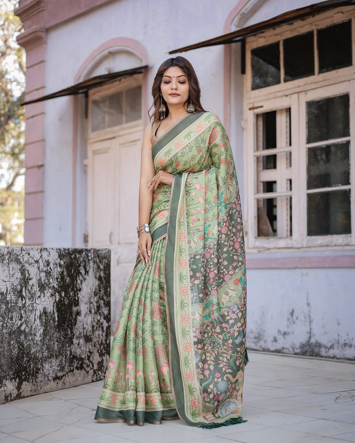 Printed Mint Green Linen Saree for Women with Multicolor Pallu and Ethnic Border – Lightweight Casual Wear