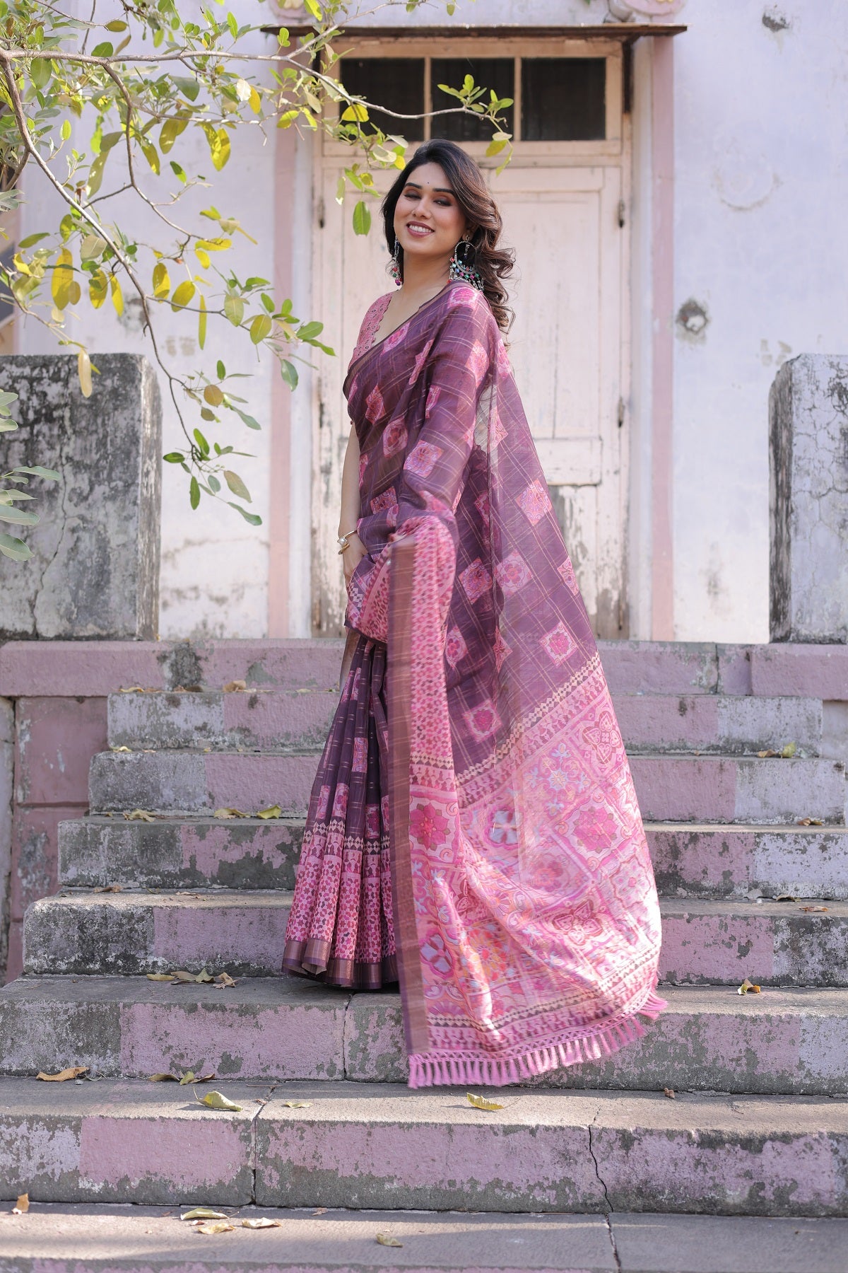 Printed Pink Linen Saree for Women with Multicolor Pallu and Ethnic Border – Lightweight Casual Wear
