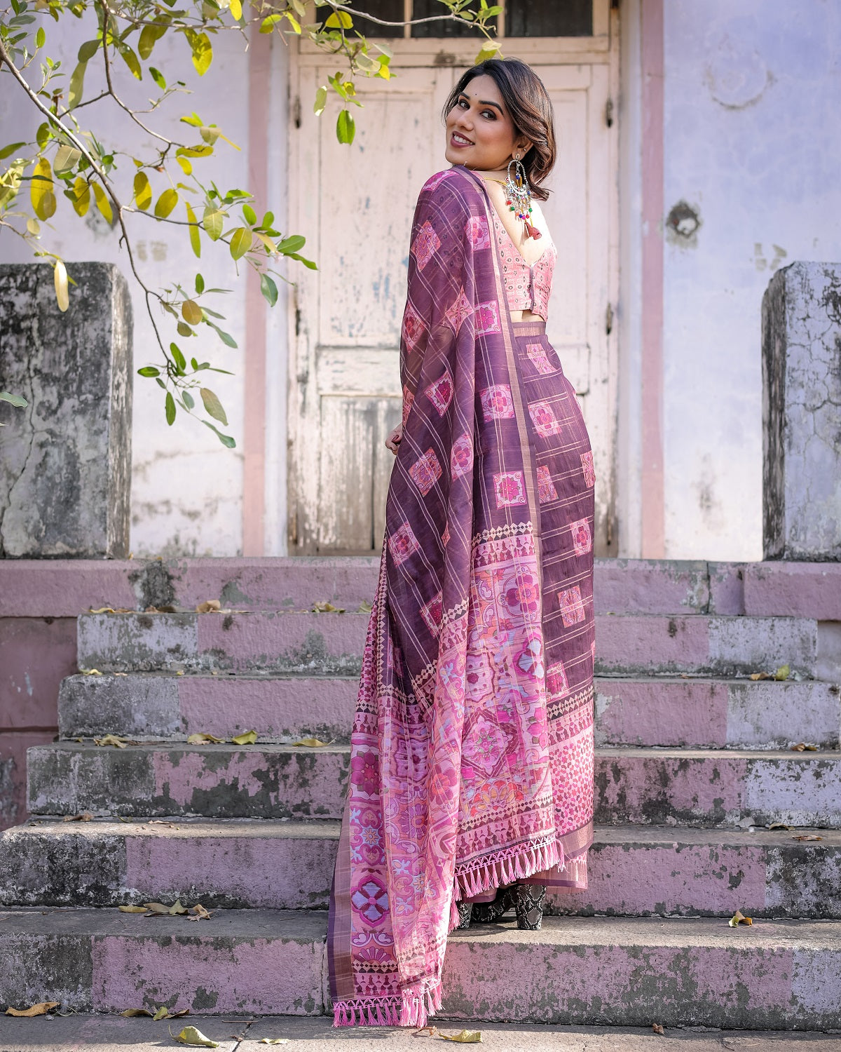 Printed Pink Linen Saree for Women with Multicolor Pallu and Ethnic Border – Lightweight Casual Wear