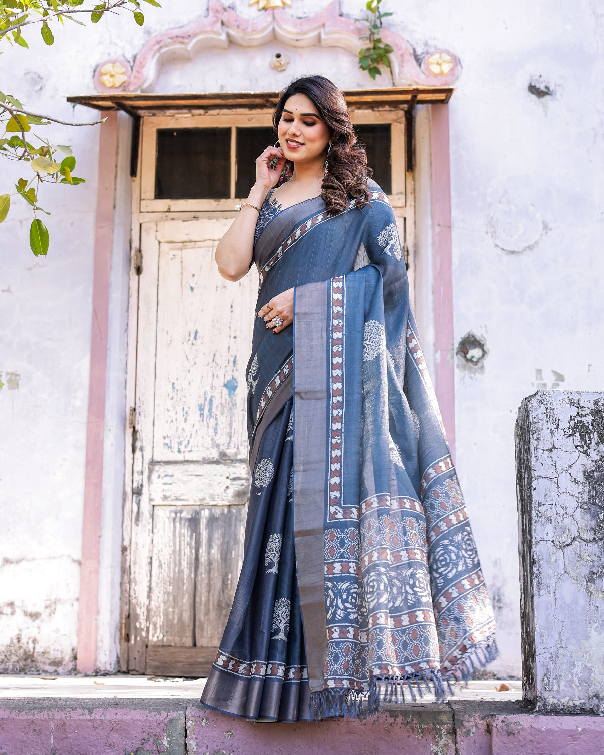Printed Teal Blue Linen Saree for Women with Multicolor Pallu and Ethnic Border – Lightweight Casual Wear