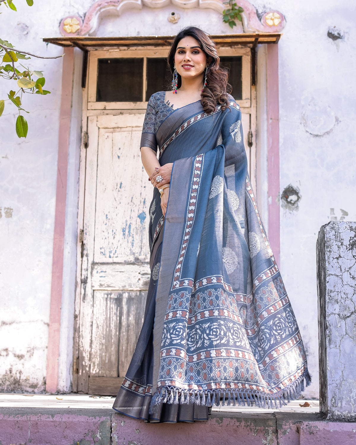 Printed Teal Blue Linen Saree for Women with Multicolor Pallu and Ethnic Border – Lightweight Casual Wear