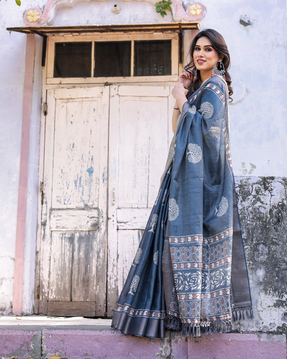 Printed Teal Blue Linen Saree for Women with Multicolor Pallu and Ethnic Border – Lightweight Casual Wear