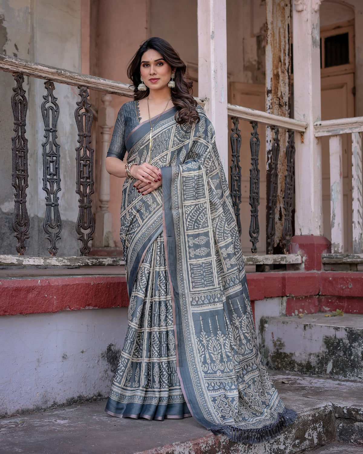 Printed Grey  Linen Saree for Women with Multicolor Pallu and Ethnic Border – Lightweight Casual Wear