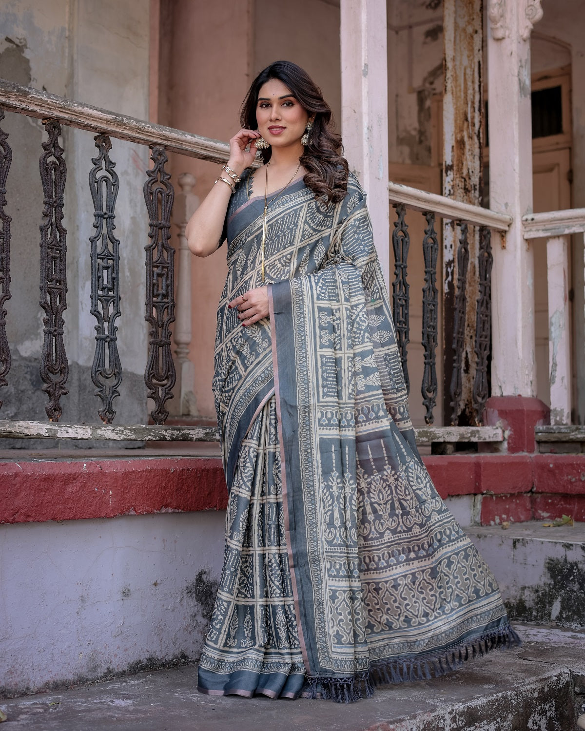 Printed Grey  Linen Saree for Women with Multicolor Pallu and Ethnic Border – Lightweight Casual Wear