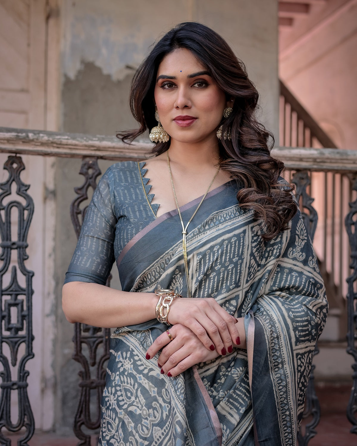 Printed Grey  Linen Saree for Women with Multicolor Pallu and Ethnic Border – Lightweight Casual Wear