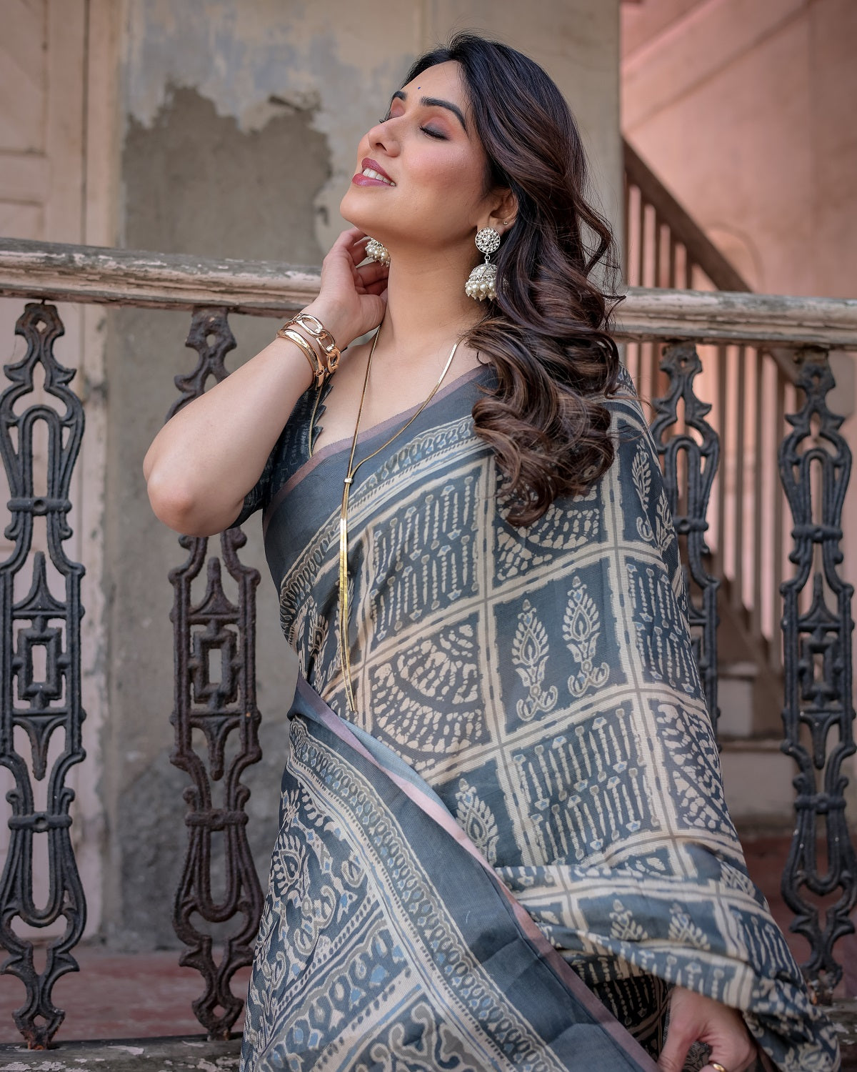 Printed Grey  Linen Saree for Women with Multicolor Pallu and Ethnic Border – Lightweight Casual Wear