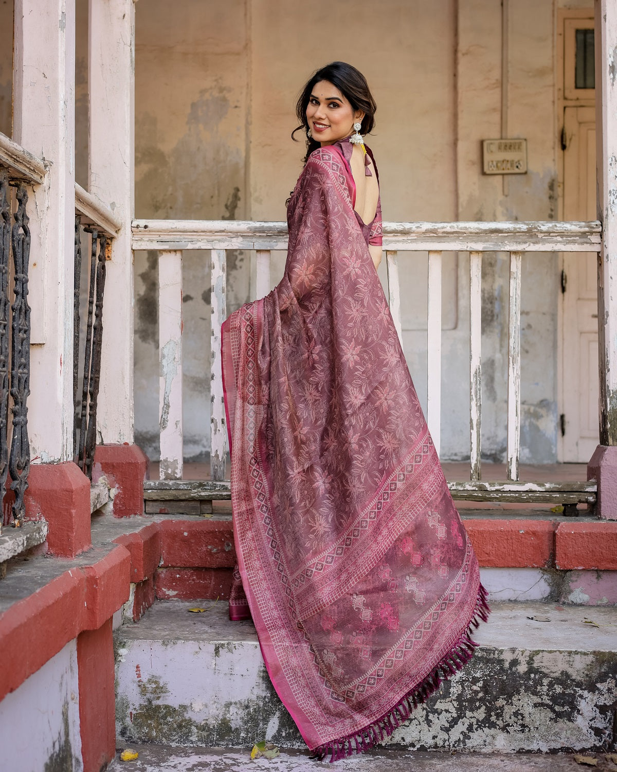 Printed Onion Linen Saree for Women with Multicolor Pallu and Ethnic Border – Lightweight Casual Wear