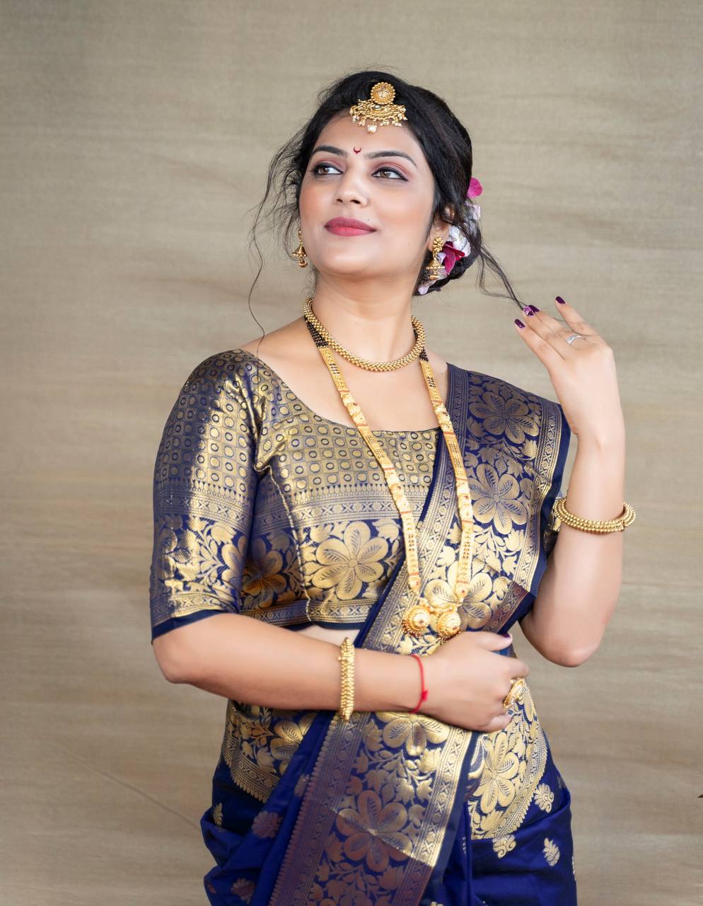 Glamgait Soft Lichi Silk Jacquard Saree