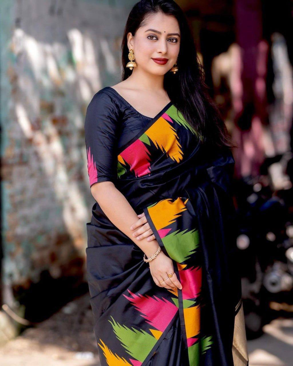 Black Lichi Silk Saree with Multicolor Abstract Floral Print – Perfect for Casual and Festive Occasions