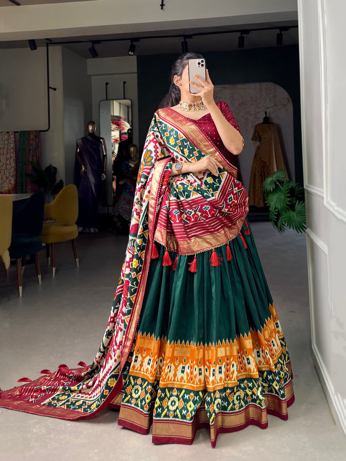 Glamgait Green Patola Lehenga Choli with Banarasi Border & Traditional Printed Dupatta for Women