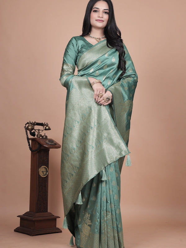  Green Silk Saree with Intricate Peacock Zari Work – Traditional Banarasi Design for Weddings & Festive Occasions
