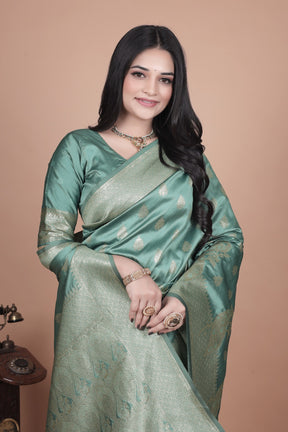  Green Silk Saree with Intricate Peacock Zari Work – Traditional Banarasi Design for Weddings & Festive Occasions