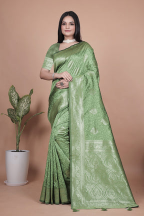 Beautiful Green Silk Saree with Rich Zari Work – Traditional Indian Wear for Women