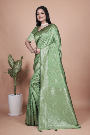 Beautiful Green Silk Saree with Rich Zari Work – Traditional Indian Wear for Women