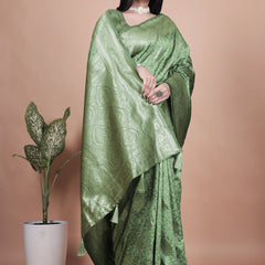 Beautiful Green Silk Saree with Rich Zari Work – Traditional Indian Wear for Women