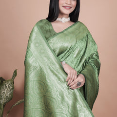 Beautiful Green Silk Saree with Rich Zari Work – Traditional Indian Wear for Women