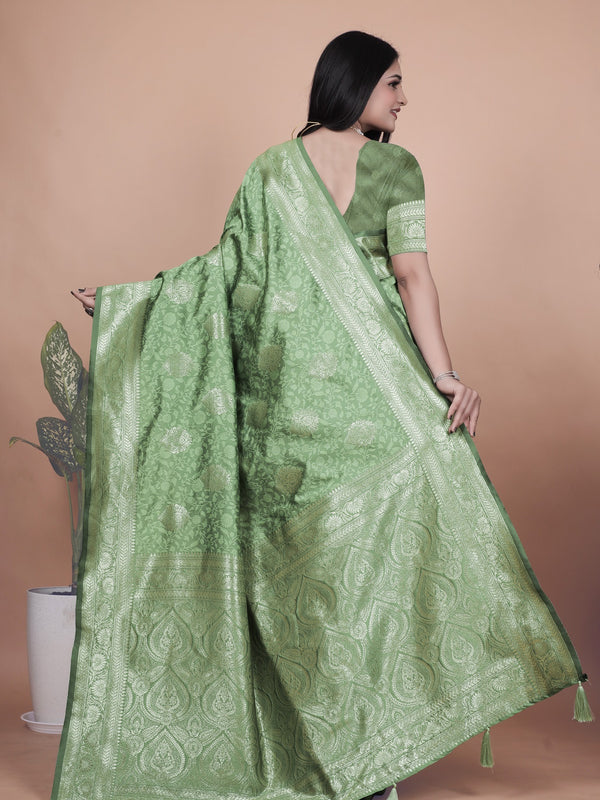 Beautiful Green Silk Saree with Rich Zari Work – Traditional Indian Wear for Women