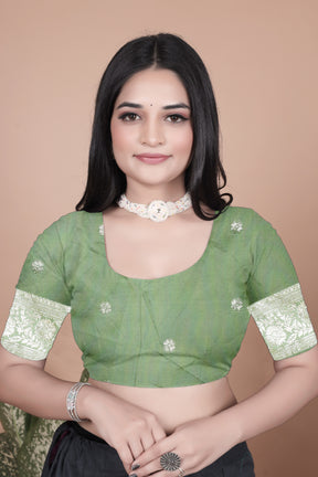 Elegant Green Silk Saree with Peacock Design and Golden Border
