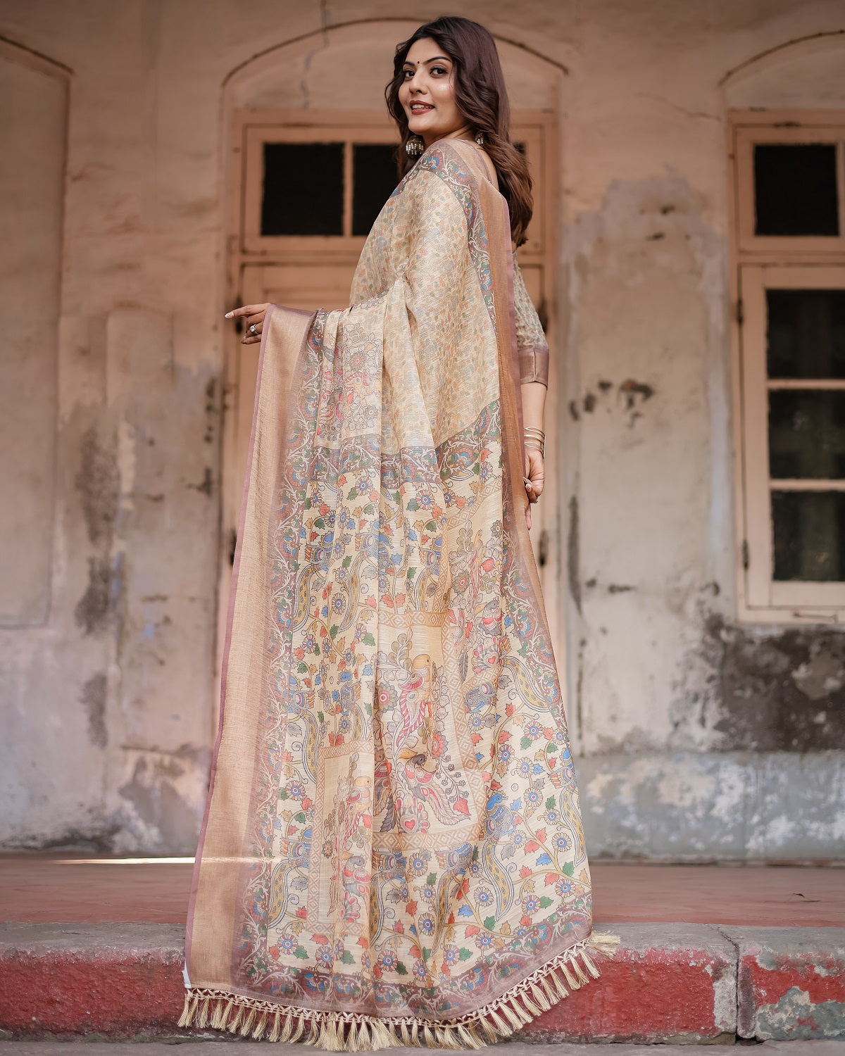 Printed Off White Linen Saree for Women with Multicolor Pallu and Ethnic Border – Lightweight Casual Wear