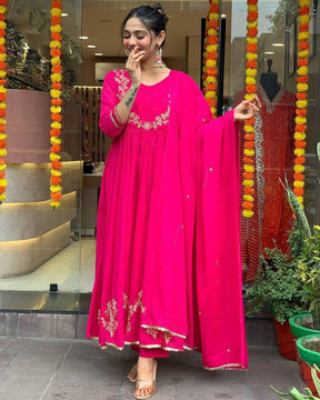 Vibrant Pink Floral Printed Kurta Set with Scalloped Dupatta Set