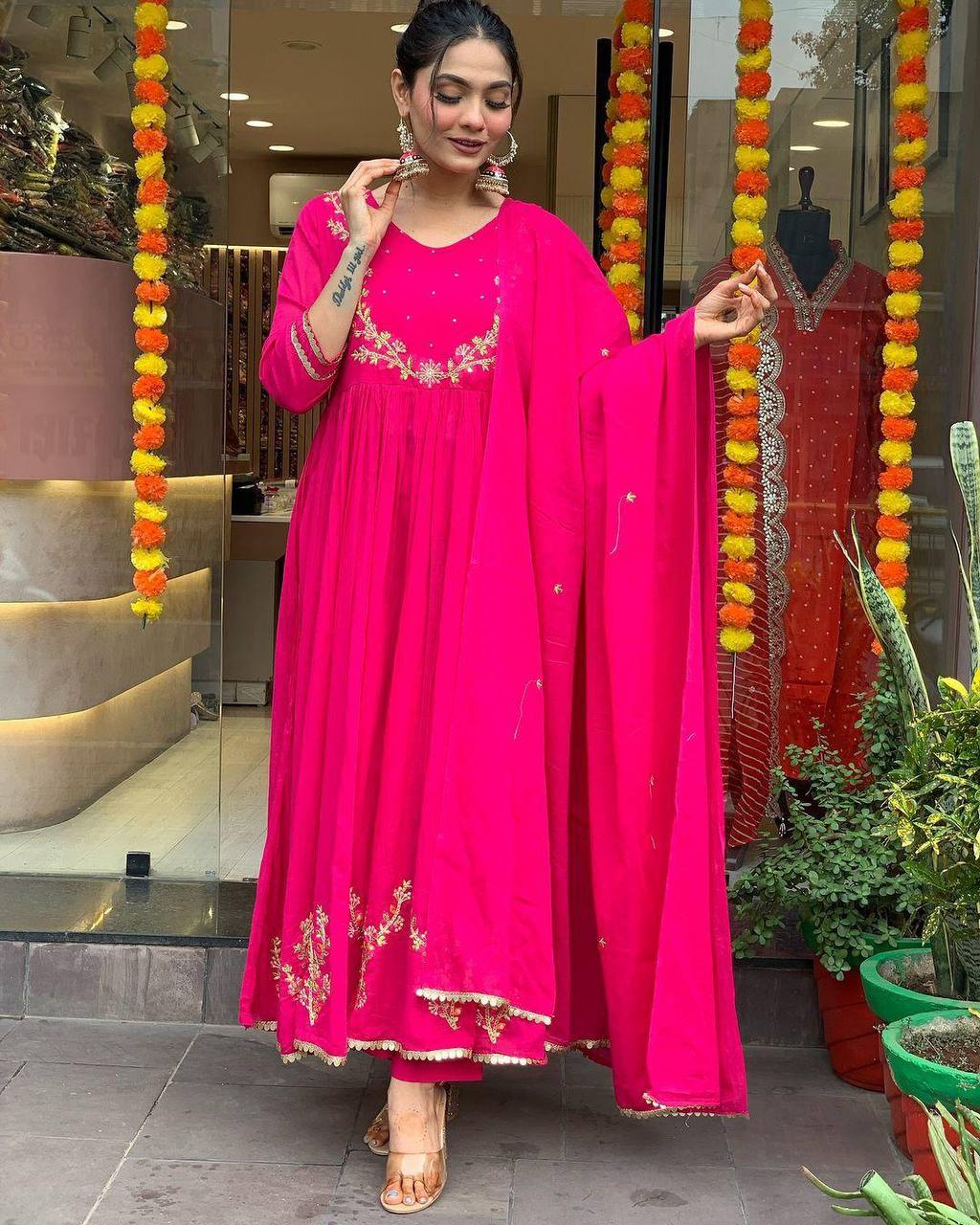 Vibrant Pink Floral Printed Kurta Set with Scalloped Dupatta Set