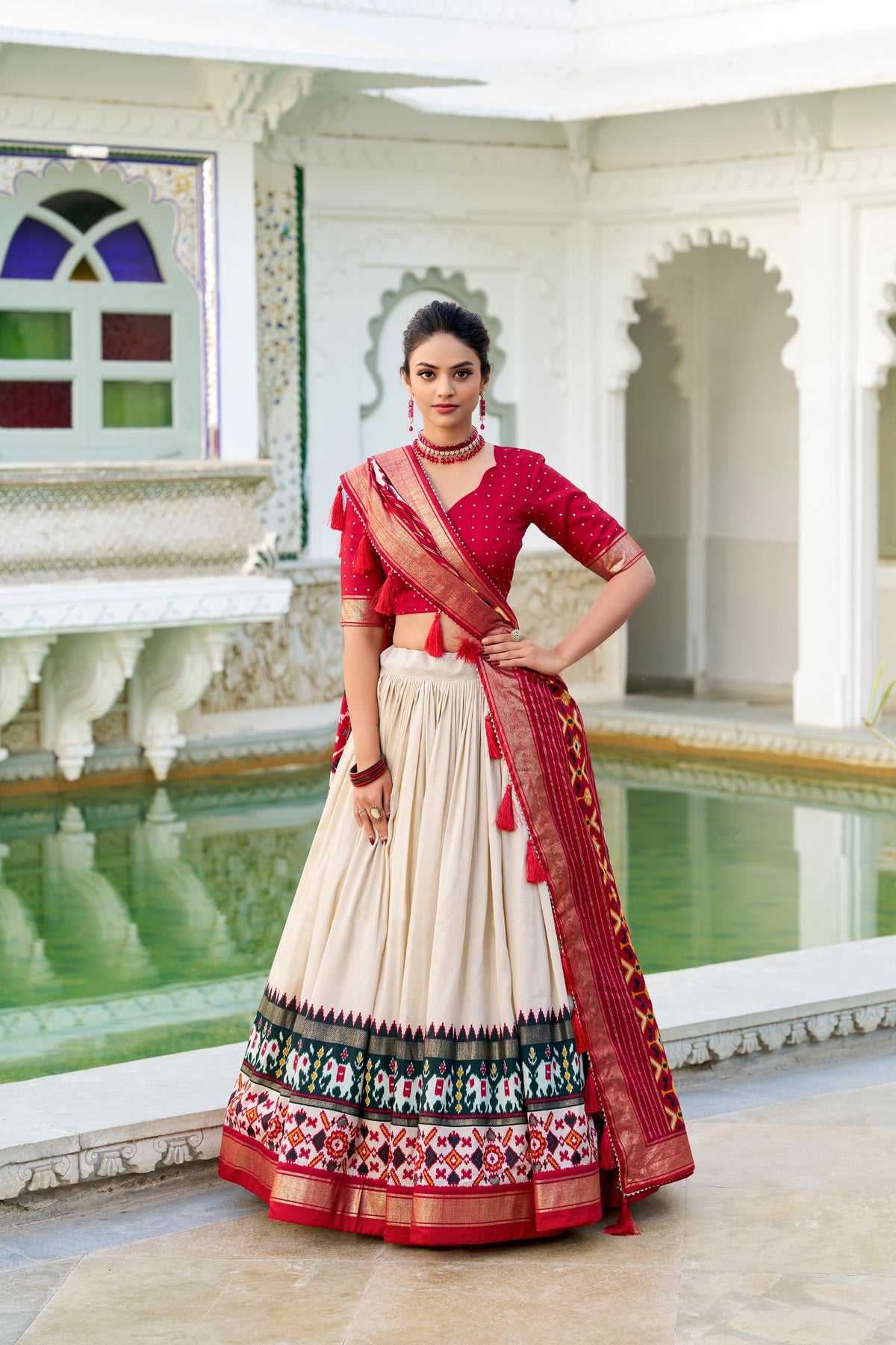 Glamgait Cream Patola Lehenga Choli with Red Banarasi Dupatta