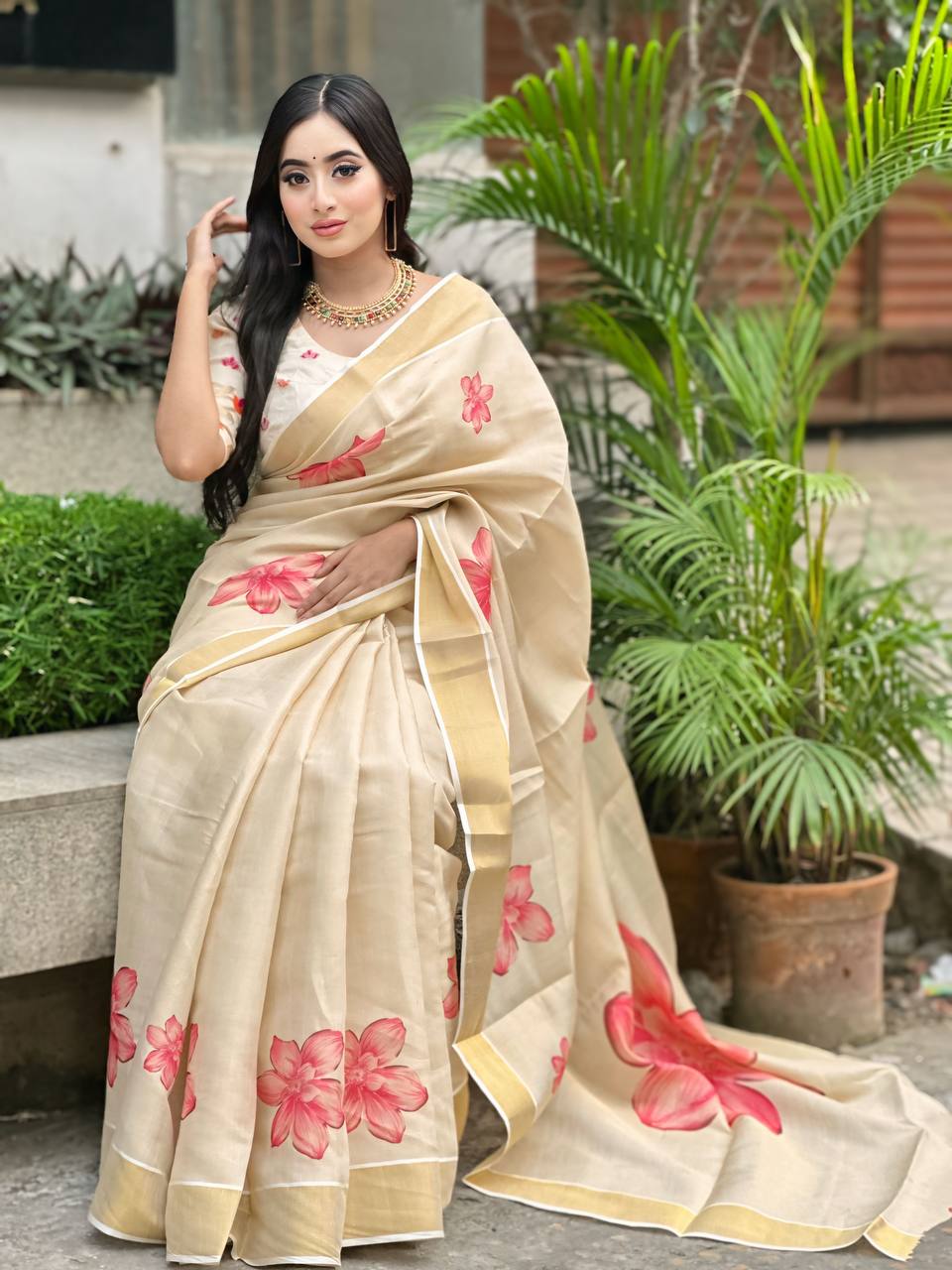 Beige Soft Banarasi Saree with Red Floral Prints – Soft & Lightweight Party Wear Saree for Women