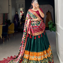 Glamgait Green Patola Lehenga Choli with Banarasi Border & Traditional Printed Dupatta for Women