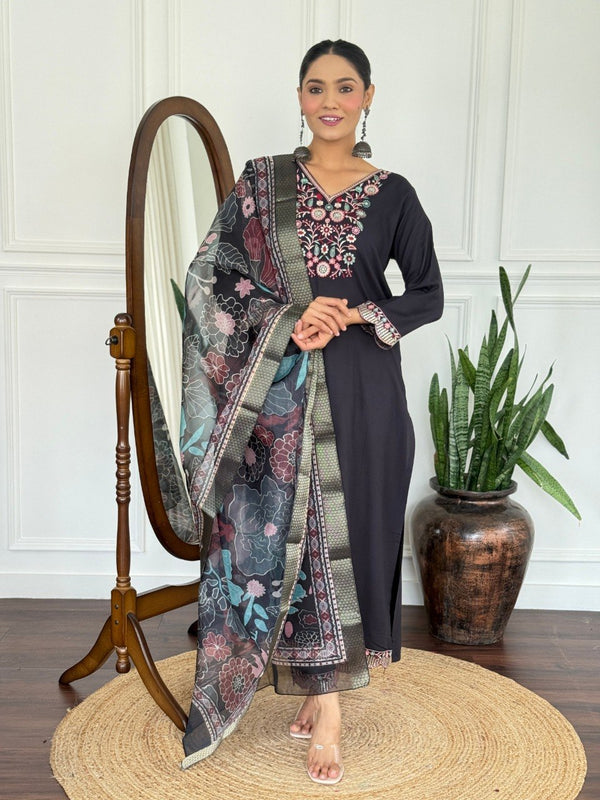 Women Black Embroidered Kurta Set with Floral Organza Dupatta