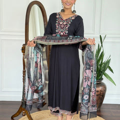 Women Black Embroidered Kurta Set with Floral Organza Dupatta