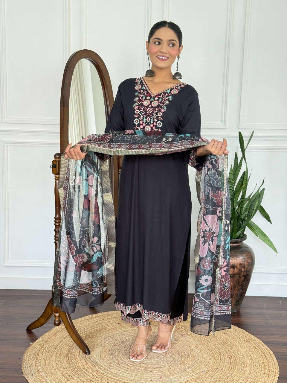 Women Black Embroidered Kurta Set with Floral Organza Dupatta