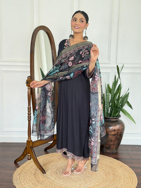 Women Black Embroidered Kurta Set with Floral Organza Dupatta
