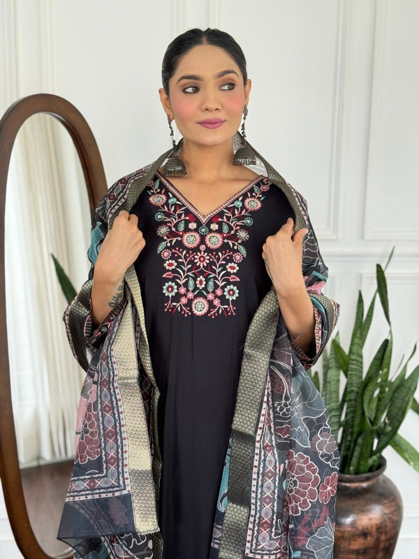 Women Black Embroidered Kurta Set with Floral Organza Dupatta
