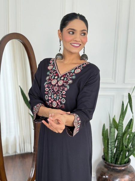 Women Black Embroidered Kurta Set with Floral Organza Dupatta