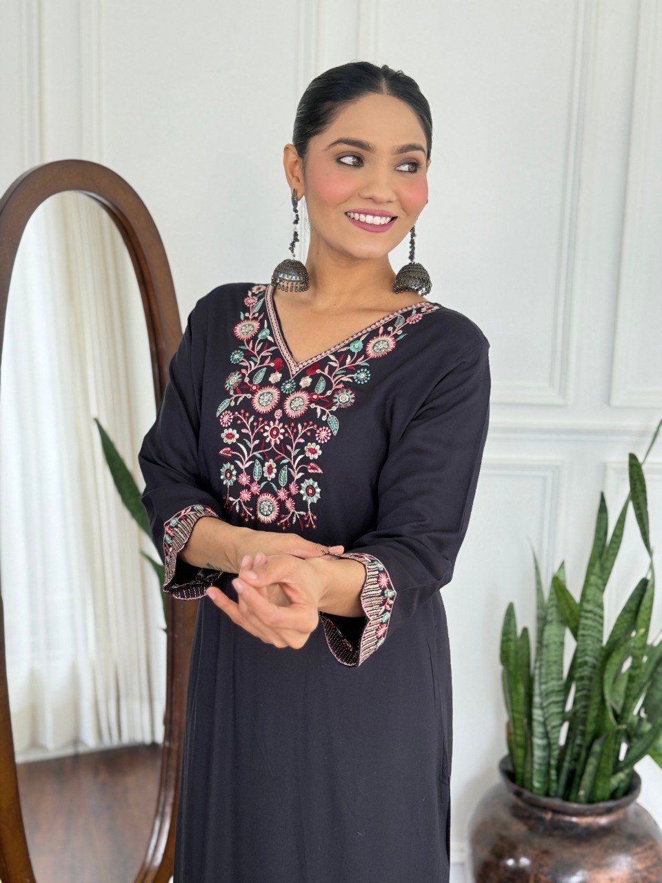 Women Black Embroidered Kurta Set with Floral Organza Dupatta