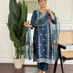Women Teal Blue Embroidered Kurta Set with Floral Organza Dupatta