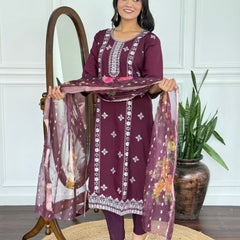 Women Wine Embroidered Kurta Set with Floral Organza Dupatta