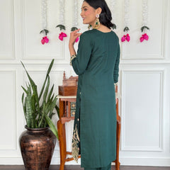Women Dark Green Kurta Set with Floral Organza Dupatta