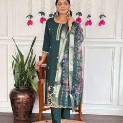 Women Dark Green Kurta Set with Floral Organza Dupatta
