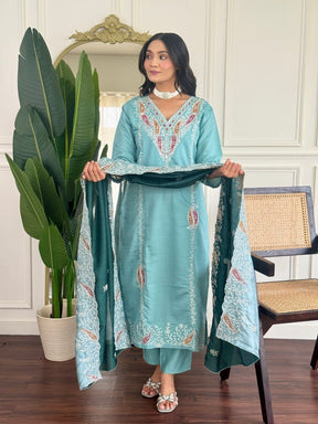 Women Sea Green Embroidered Kurta Set with Dupatta