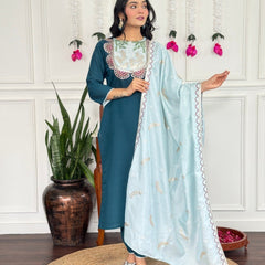 Women Teal Blue Embroidered Kurta Set with Contrast Dupatta