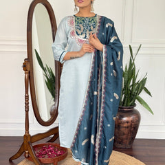 Women Sky Blue Embroidered Kurta Set with Contrast Dupatta