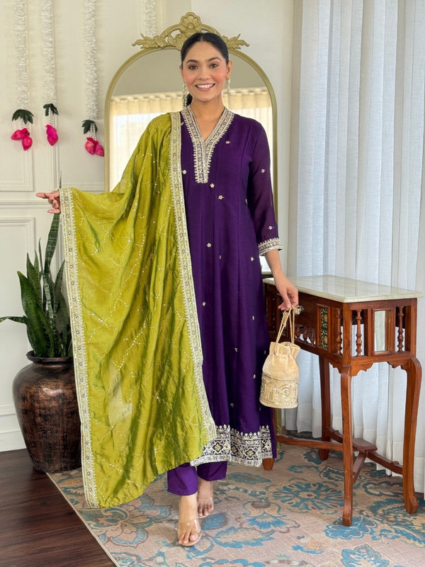 Women Purple Embroidered Kurta Set with Green Dupatta